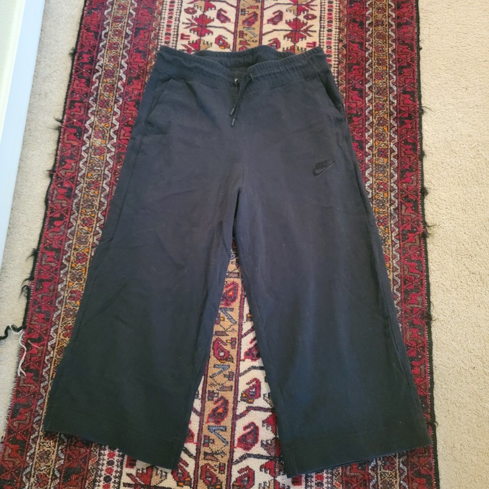 Nike cropped jersey pants